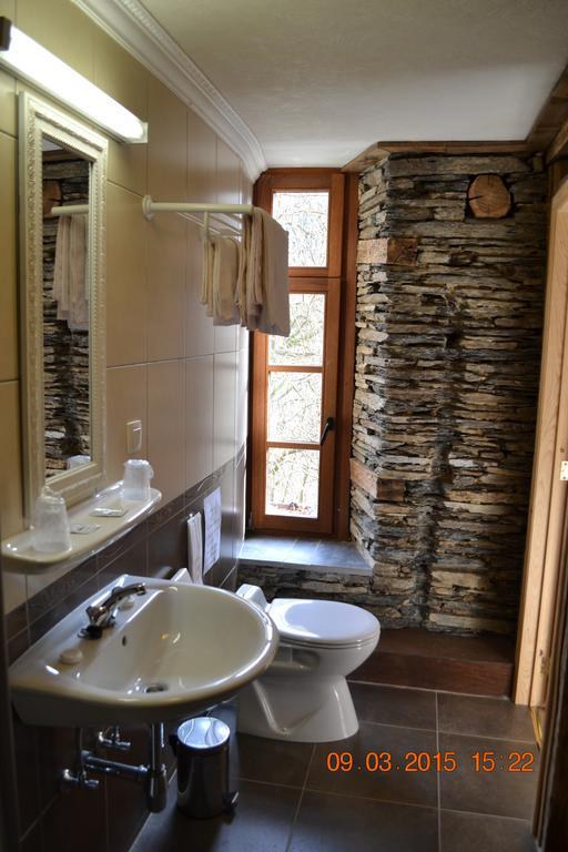Auberge Au Naturel Des Ardennes 로셰하우트 객실 사진